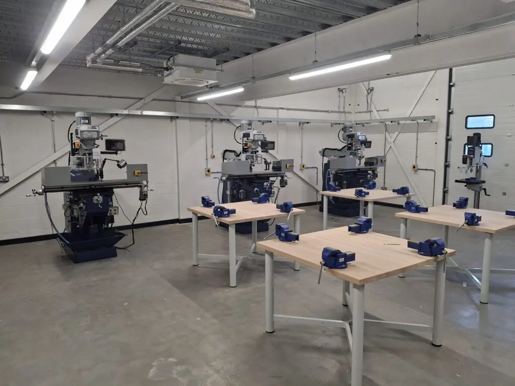 Meyer Turret Milling Machine 415V image 13