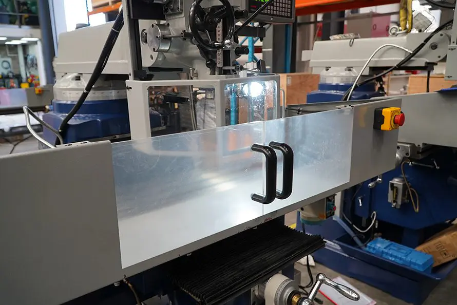 Meyer Turret Milling Machine 415V image 9