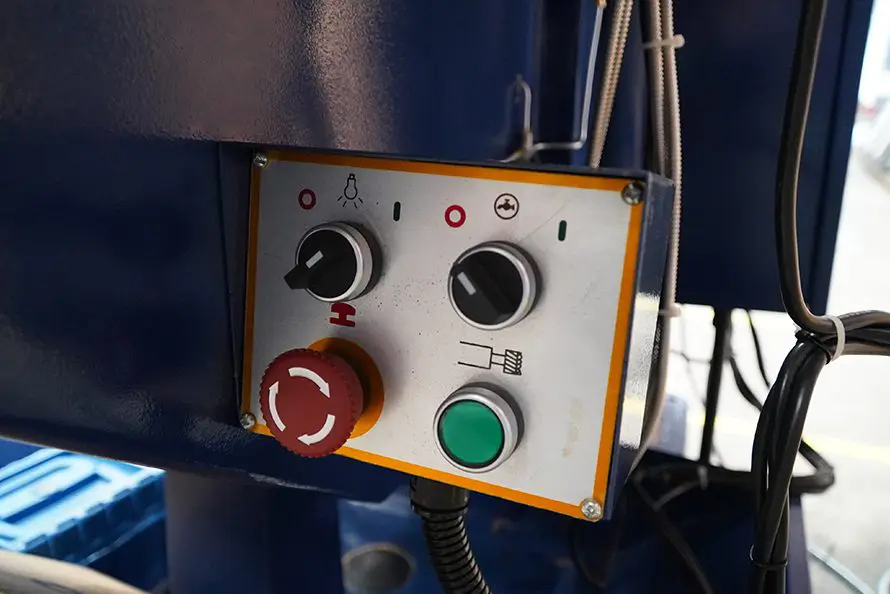Meyer Turret Milling Machine 415V image 6