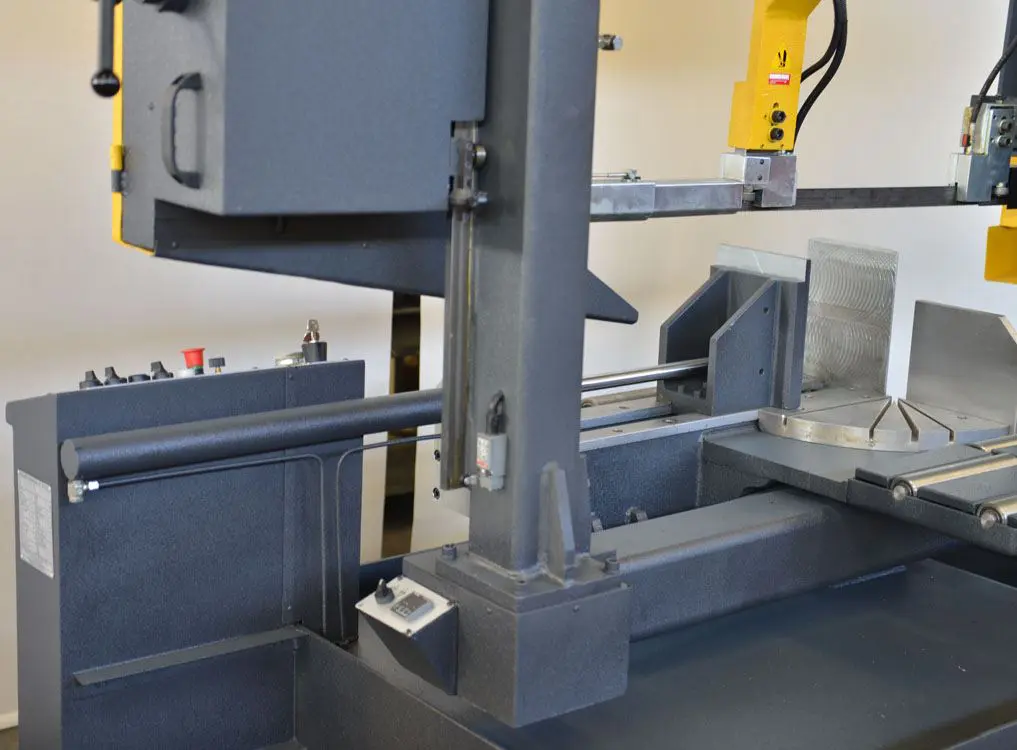 Sterling STC GSA Twin-Column Semi-Automatic Bandsaw 415V image 6