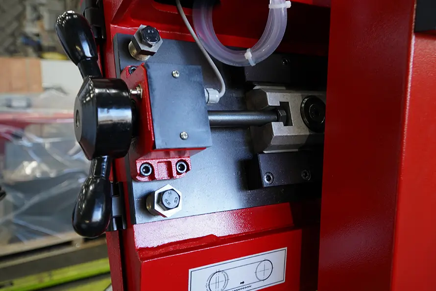 Bianco 370 SA 60° DV Twin-Column Bandsaw 415v image 16