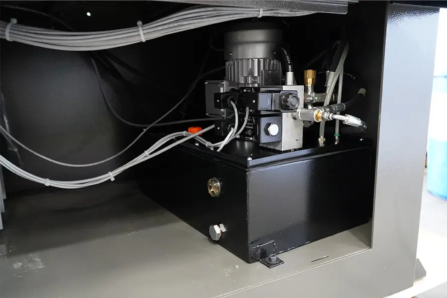 Bianco 370 SA 60° DV Twin-Column Bandsaw 415v image 15