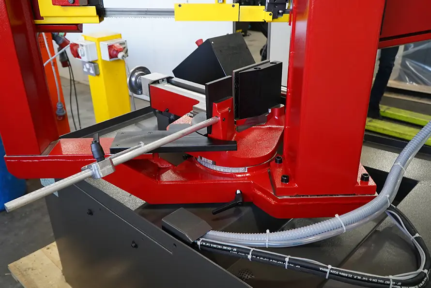 Bianco 370 SA 60° DV Twin-Column Bandsaw 415v image 6