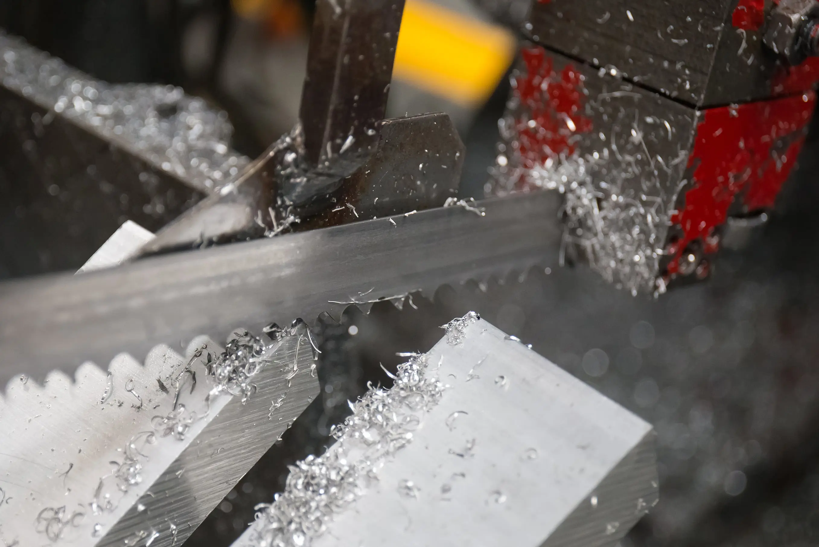 Image of bandsaw blade close up