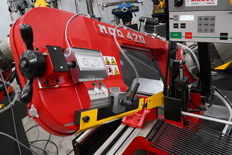 Bianco SAE Semi-Automatic Single Mitre Bandsaw 415v image 3