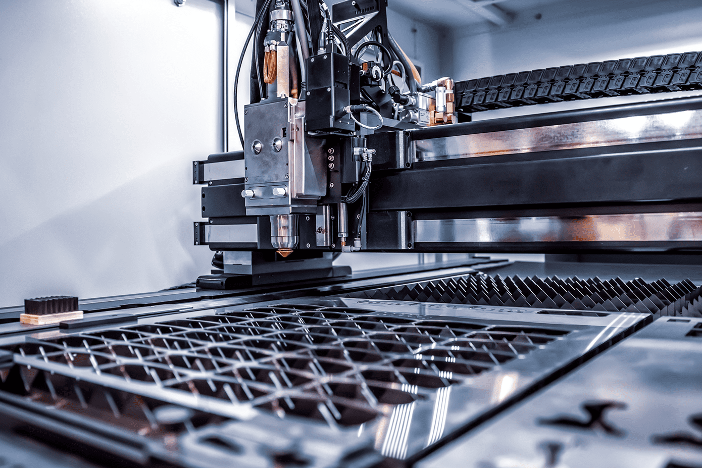 The-rise-and-rise-of-Fibre-Laser Internal view of a laser machine