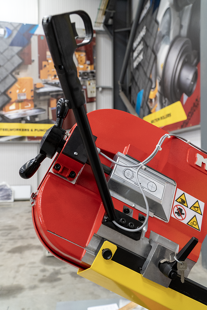 Bianco MR Auto Down-Feed Double Mitre Bandsaw 415v image 7