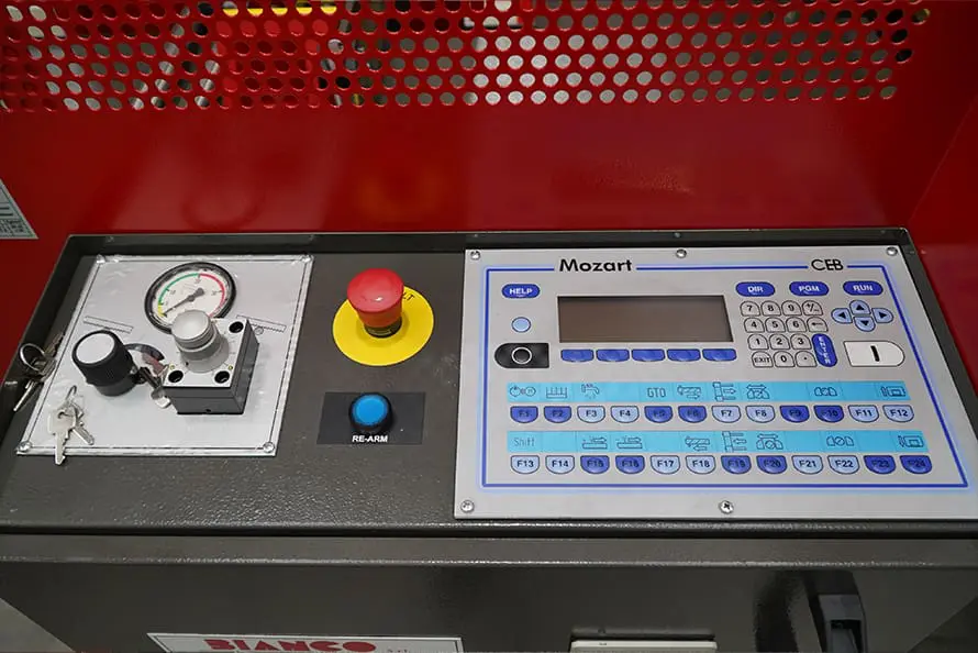 Bianco AF CNC Fully-Automatic Right Hand Vice Bandsaw image 6