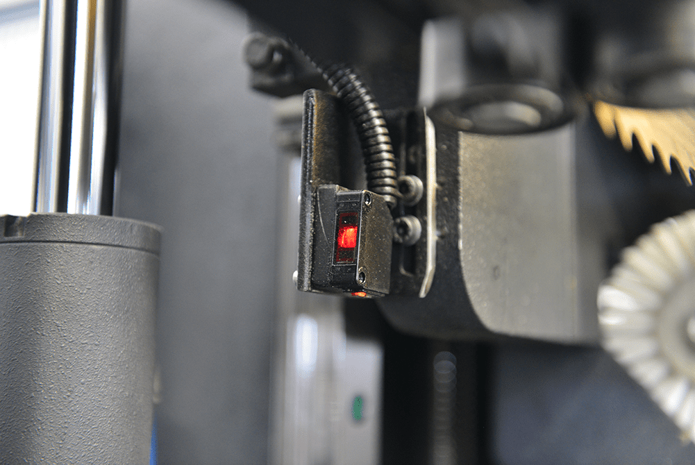 Sterling STC AX CNC Servo Twin-Column Automatic Bandsaw image 17