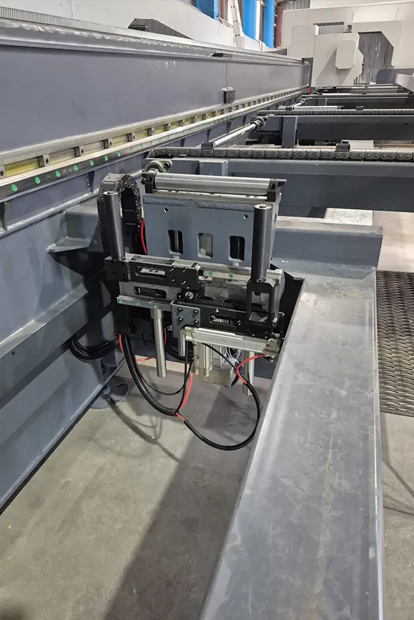 Morgan Rushworth XTL Servo Controlled Supports