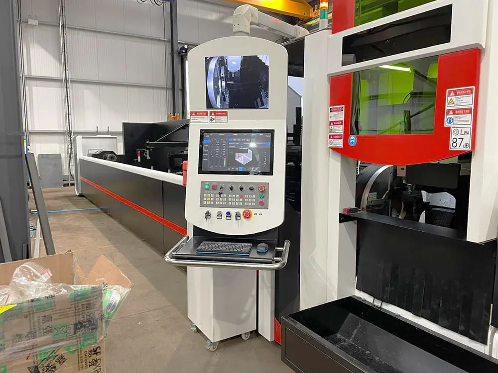 Morgan Rushworth XTM Front of Machine Chuck Exposed