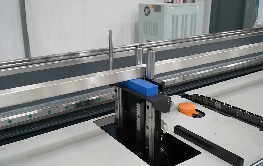 xtc tube loading mechanism